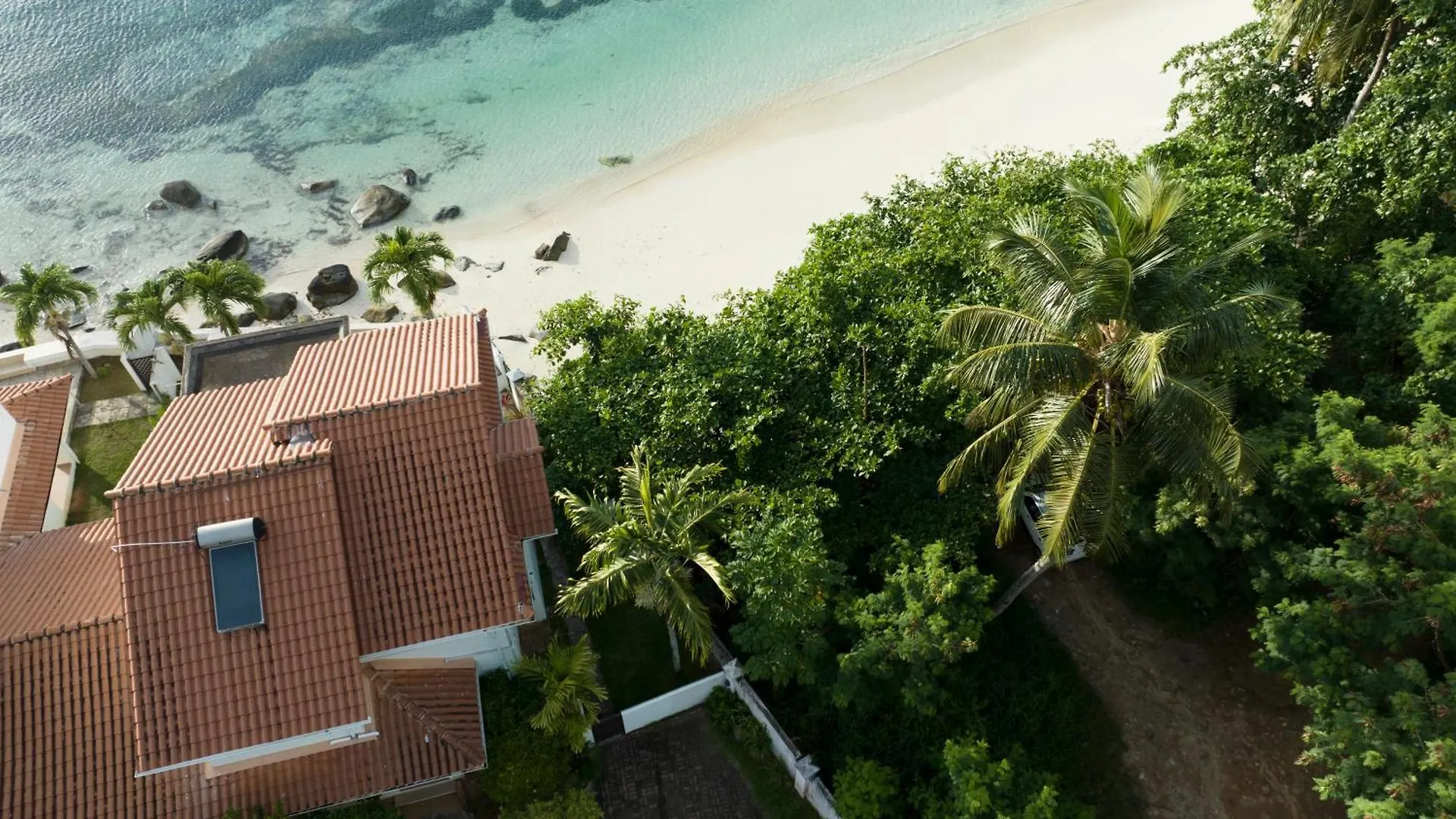 Beach View Villa Victoria